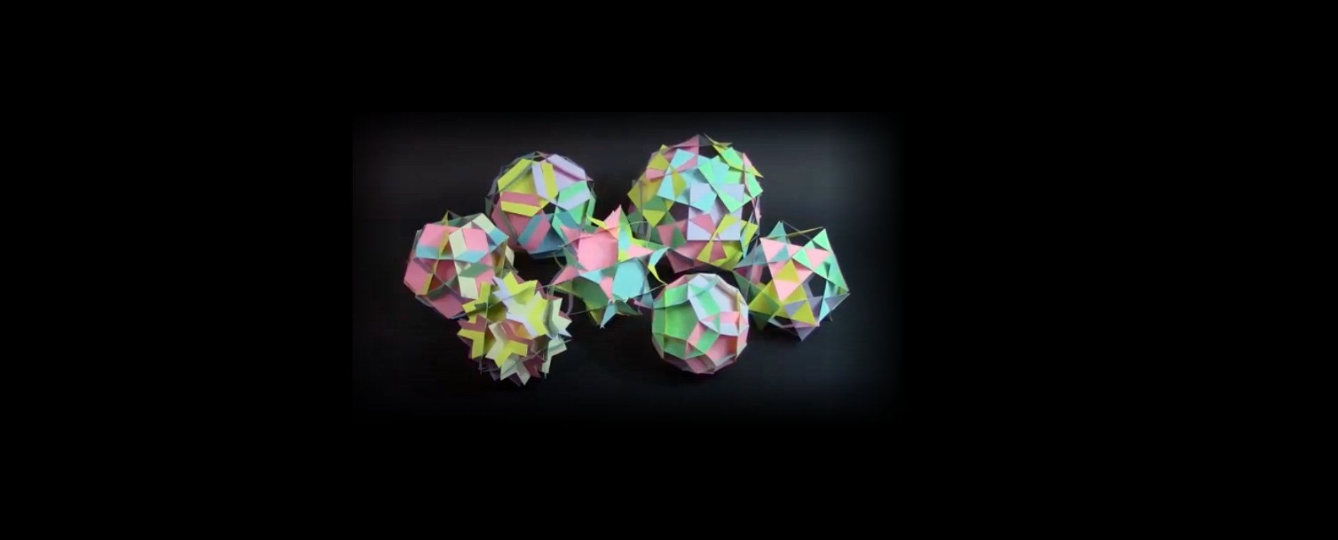 שבעה קישוטים גיאומטריים