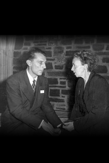 היום לפני: הבת המדענית שלא נפלה מהוריה