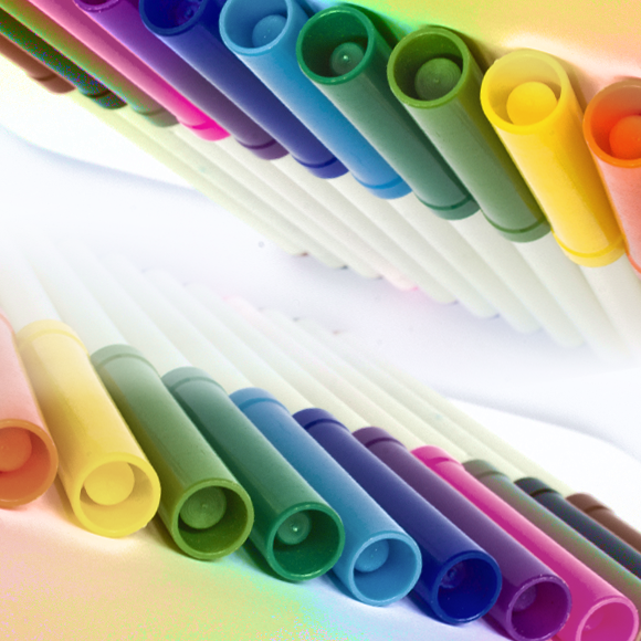 הכתובת על הקיר: מה ההבדל בין טוש פרמננט לטוש מחיק?