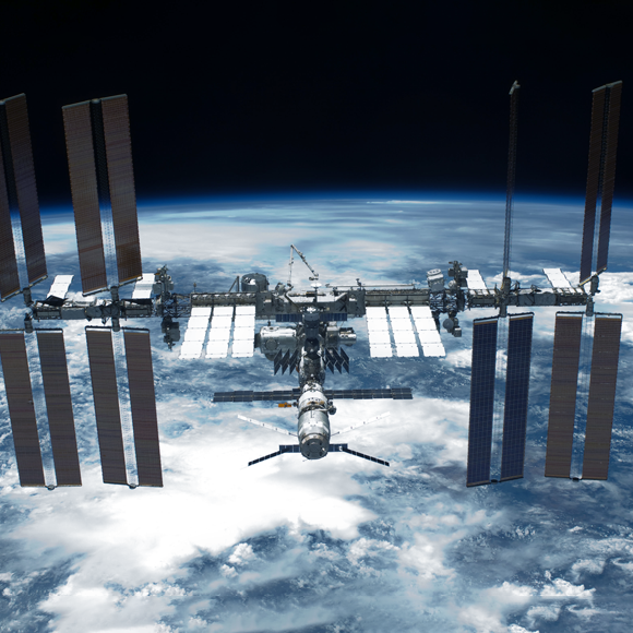 السّكن خارج الكرة الأرضيّة