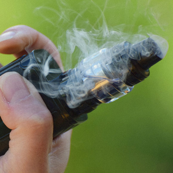 فيتامين E ومرض السّجائر الإلكترونيّة