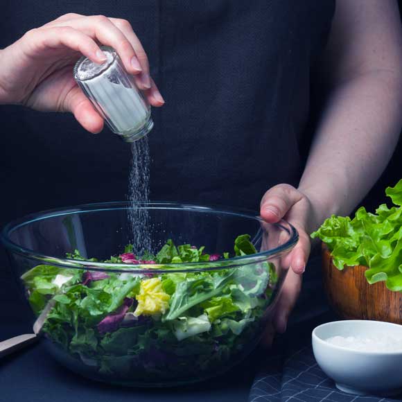 هل يسبب الملح العطش أو الجوع؟