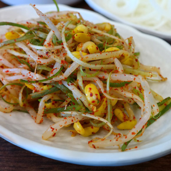 عجائب الشطْأ