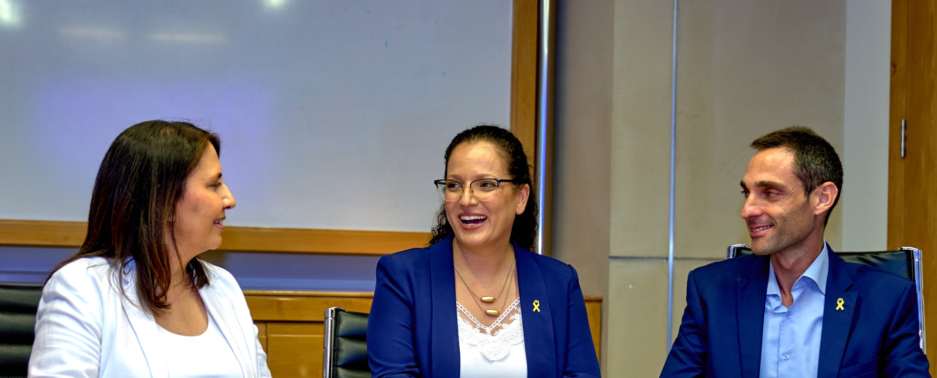 ד"ר שמרית ממן (במרכז) עם שרת החדשנות המדע והטכנולוגיה, גילה גמליאל ועם מנכ"ל המשרד, עומר שכטר. צילום: מיכאל דימנשטיין, לע"מ