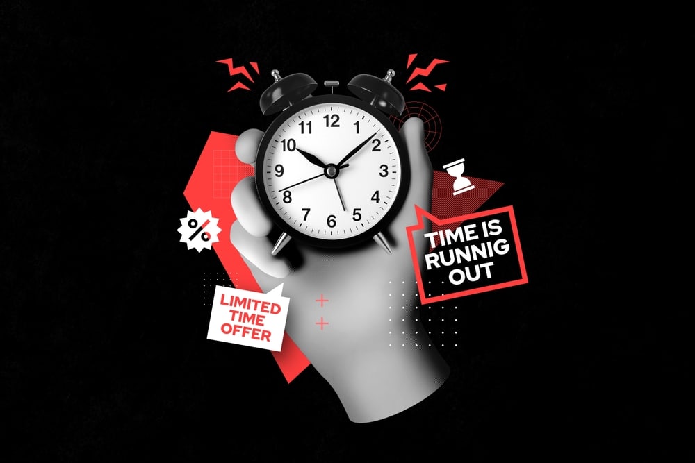 בתחומי הפרסום מרבים להשתמש באסטרטגיות שמטרתן לגרום לנו להסתמך על מערכת מספר אחת. דוגמה לכך הן הודעות שמכריזות על "שעות אחרונות למחירי מבצע". שעון שמראה שהזמן עומד להיגמר | Shutterstock, PK Designs