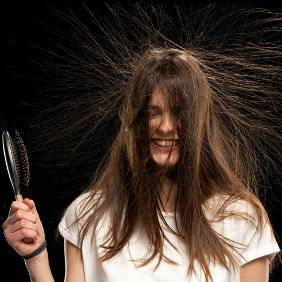 نموذج جديد لفهم ظاهرة الكهرباء السّاكنة