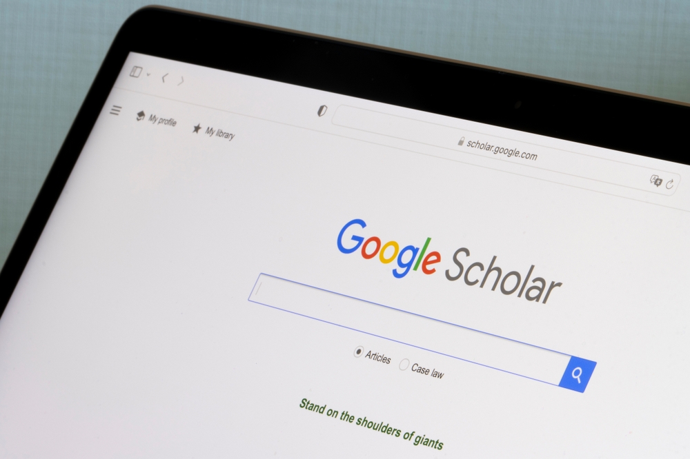 מתמקד במאמרים מדעיים. מנוע החיפוש Google Scholar | מקור: Tada Images, Shutterstock