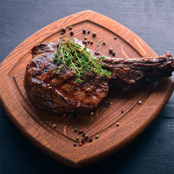 الستيك المُحمَّر، ذو الرائحة الشهيّة والمذاق اللّذيذ