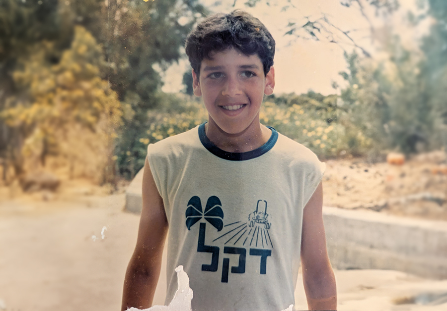 היה ילד שובב אך חכם. אוהד יהלומי בילדותו במושב דקל | צילום: באדיבות המשפחה 