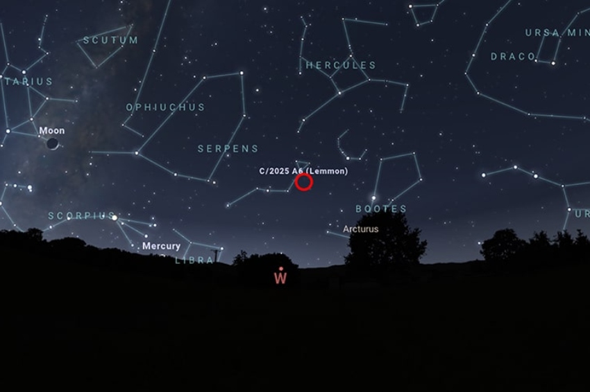 כדי לראות את השביט יש להתבונן מערבה זמן קצר אחרי השקיעה. המיקום המדויק ישתנה כל ערב, ואפשר להיעזר באפליקציות אסטרונומיה לאיתורו. באיור: המיקום הצפוי של השביט למון (בעיגול) בשמי ישראל ביום ראשון, 26 באוקטובר בשעה 18:00 | הוכן באמצעות אפליקציית Stellarium