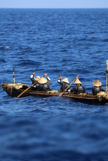 לחצות את האוקיינוס בקאנו משוחזר