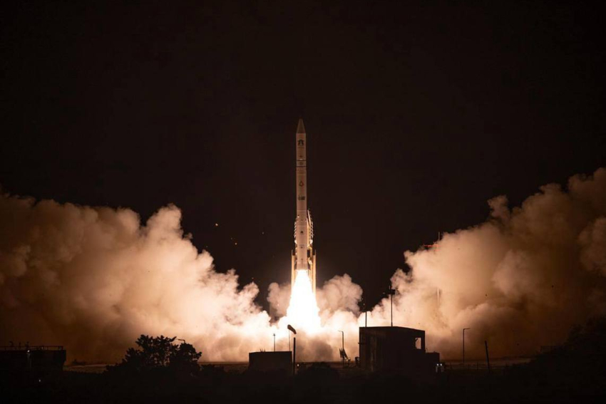 קפיצת מדרגה משמעותית ביכולות של ישראל בחלל. שיגור לוויין אופק 19 על גבי טיל שביט מפלמחים השבוע | צילום: מולטימדיה מפא״ת, משרד הביטחון