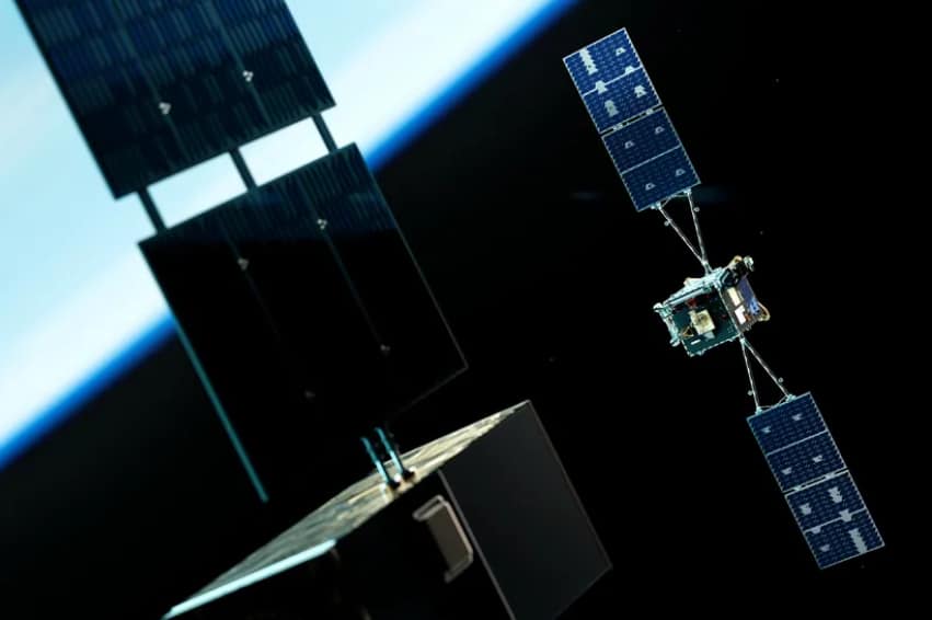 הטכנולוגיה אמורה לאפשר ניצול מרבי של מערכי לוויינים גדולים, בלי ליצור יותר פסולת חלל. לוויין Otter מתקרב אל לוויין מטרה במסלול נמוך סביב כדור הארץ | הדמיה: Starfish Space