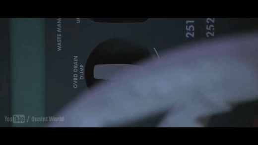 "קבוצת הכוכבים יוריון" מתלוצצים האסטרונאוטים בסרט, כשהם מביטים במראה מרהיב כשהשתן מתפזר בחלל. קטע פליטת השתן מהחללית בסרט "אפולו 13"