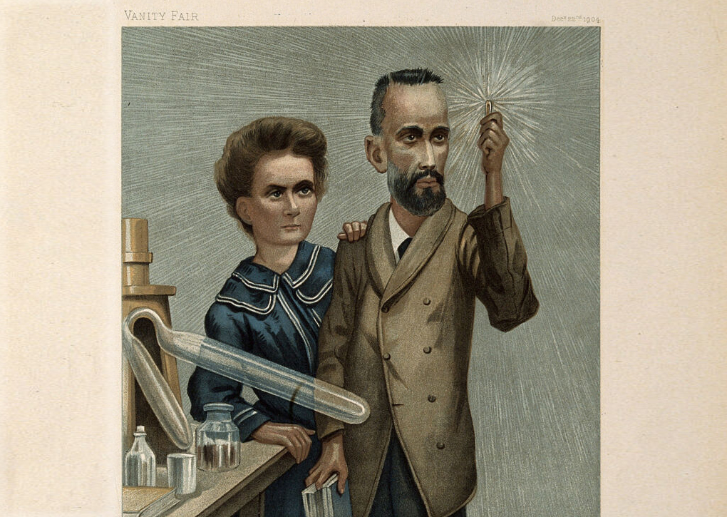 גילו שני יסודות רדיואקטיביים חדשים, פולוניום ורדיום. קריקטורה של מארי ופייר קירי, פירי אוחז ברדיום | איור: ג'וליוס מנדס פרייס, ואניטי פייר, 1904. מקור: Wellcome Collection