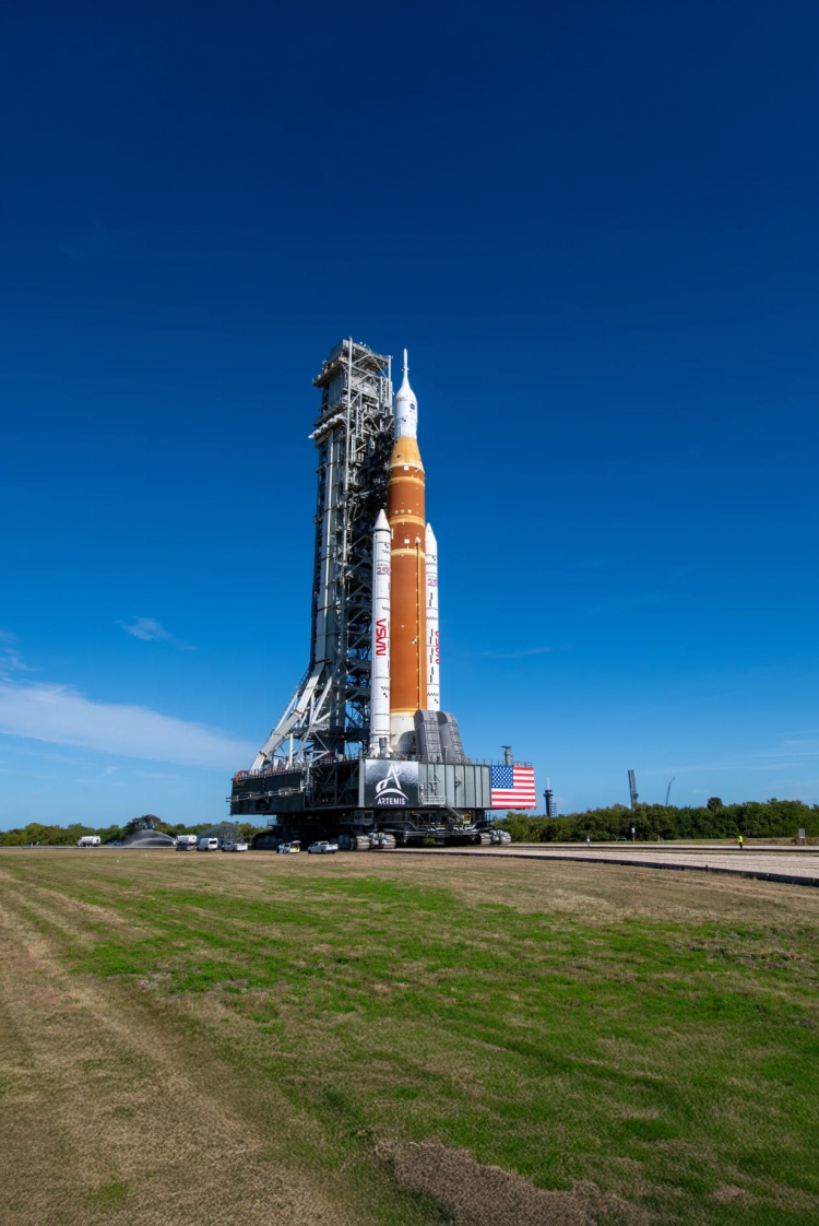 השיגור לירח נדחה שוב בגלל תקלה בטיל