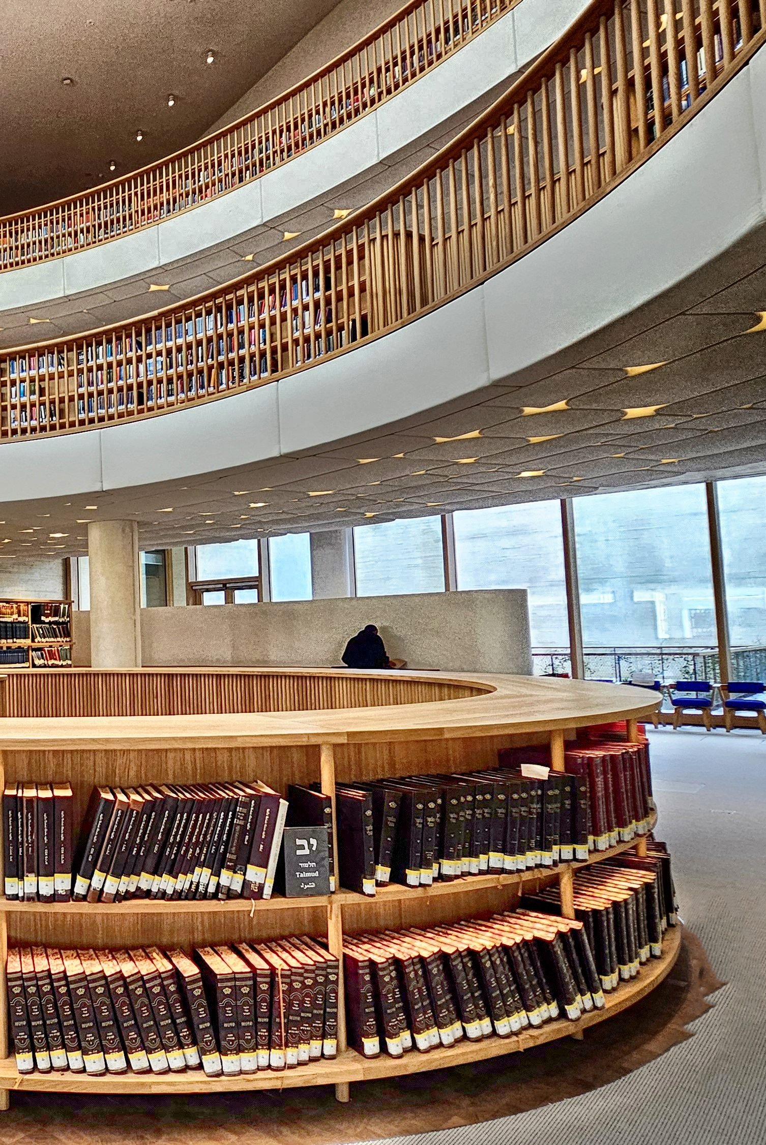 אבני יסוד: “מזגן האבן” של הספרייה הלאומית