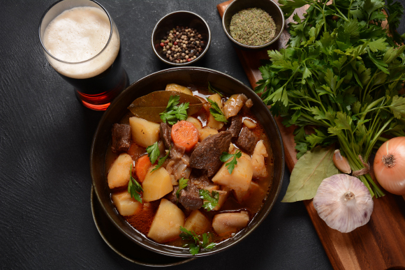 נזיד בשר וירקות בבירה 