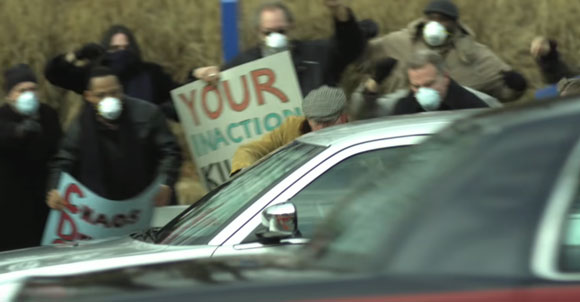 הפגנה. תמונה מתוך הסרט