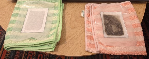 Wetting the pad causes the chemicals inside it to change color and texture and to release a foul odor. A dry pad (left) and a pad a few minutes following application of water (right) | Image: Noam Leviatan