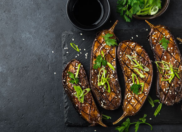 باذنجان مشويّ | الصّورة:  Anna Shepulova, Shutterstock