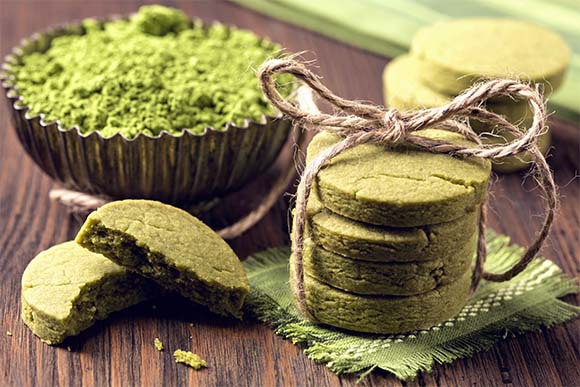There’s nothing like green tea cookies to help understand the chemistry behind the processes that the beverage undergoes from the field to the piping hot cup. Photo: Elena Schweitzer Shutterstock
