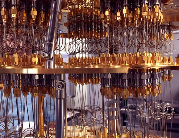 300 קיוביטים שזורים יוכלו לבצע בו זמנית יותר פעולות ממספר האטומים ביקום. מחשב קוונטי | צילום: Science Photo Library