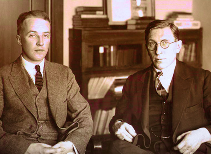 نجح بانتنغ وبيست في استخلاص الأنسولين وإثبات فاعليّته دون توفّر ميزانيّة وظروف كافية بانتنغ (من اليمين) وبيست | المصدر: ويكيبيديا