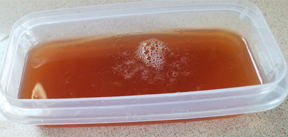 محلول البكتين جاهز - تصوير: دافنا مندلر