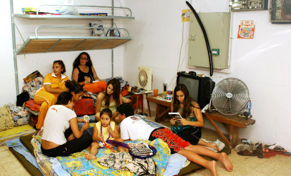 ملجأ بيتي في نهاريا خلال حرب لبنان الثانية | تصوير: ChameleonsEye, Shutterstock