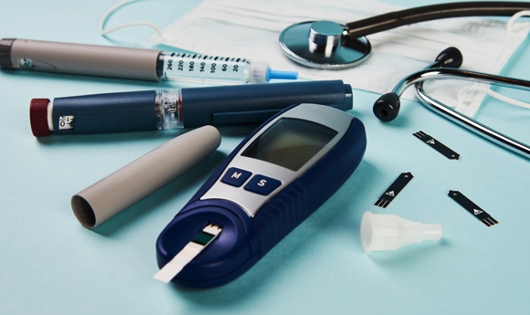 מכשירים לבדיקת רמת הסוכר בדם | צילום: Shutterstock, Gecko Studio