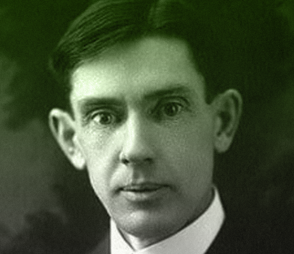 התקבל לאאוניברסיטה בזכות אהבת הספרות והשירה, אבל שינה לנצח את תחומי הבריאות והתזונה. מקולום | מקור: ויקיפדיה