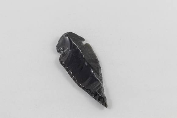 ראש חץ מאובסידיאן | shutterstock